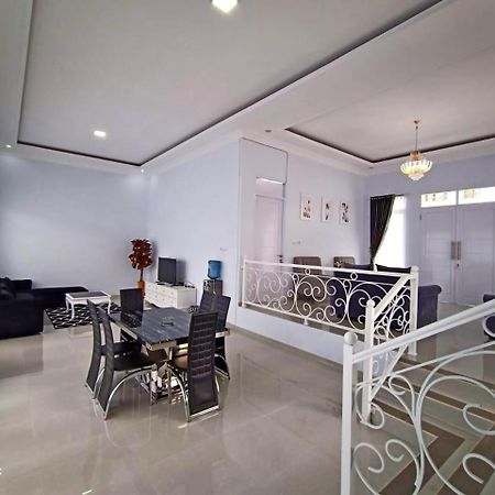 Villa Tiara 2 Cikundul Exteriör bild