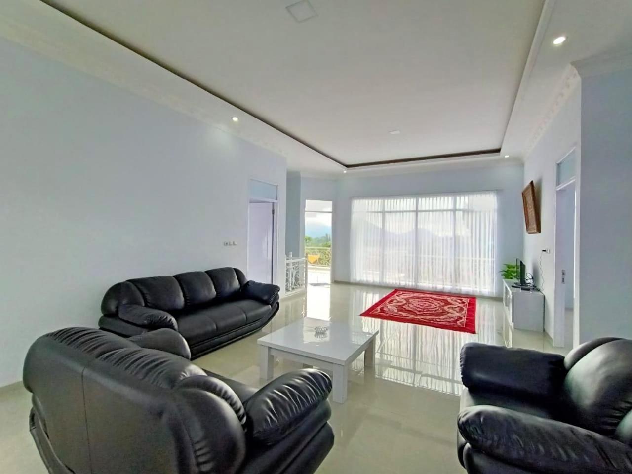 Villa Tiara 2 Cikundul Exteriör bild