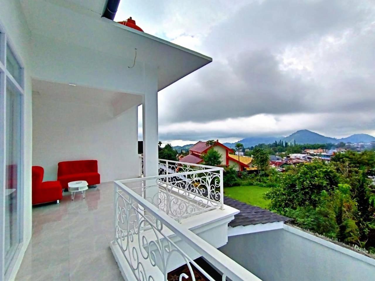Villa Tiara 2 Cikundul Exteriör bild
